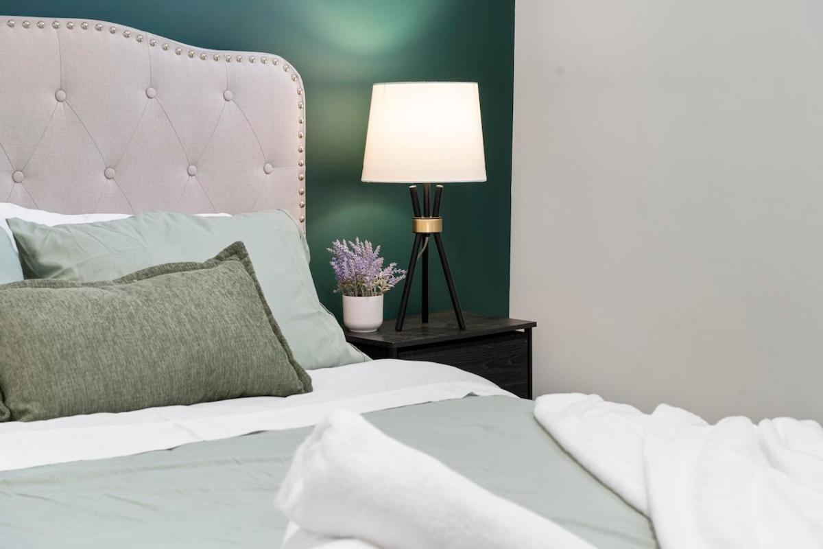 2 Bed & 3 Bath Chicago Condo Exteriör bild