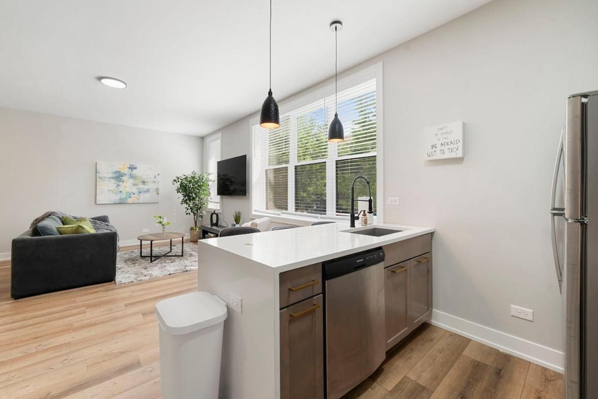 2 Bed & 3 Bath Chicago Condo Exteriör bild
